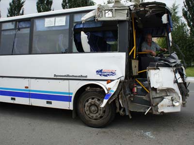 В Нижнем Тагиле автобус врезался в столб. Шестеро травмированы, в том числе ребенок В Нижнем Тагиле автобус врезался в столб. Шестеро травмированы, в том числе ребенок