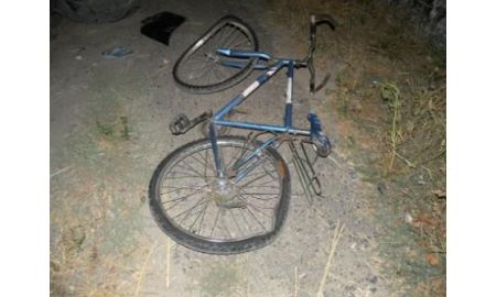 В Омске, на улице Госпитальная, сбили 10 летнего велосипедиста. В Омске, на улице Госпитальная, сбили 10 летнего велосипедиста.