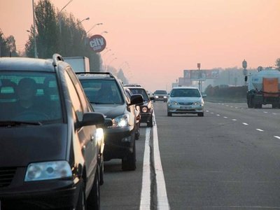 В Самаре пьяный на «Мерсе» устроил масштабную аварию – пострадало 10 авто В Самаре пьяный на «Мерсе» устроил масштабную аварию – пострадало 10 авто