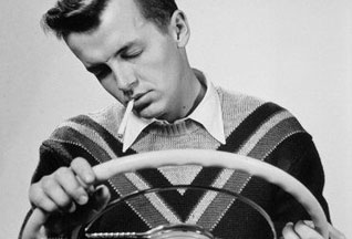 В Екатеринбурге водитель автобуса уснул за рулем: есть пострадавшие В Екатеринбурге водитель автобуса уснул за рулем: есть пострадавшие