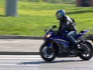 В Екатеринбурге мотоцикл столкнулся с иномаркой В Екатеринбурге мотоцикл столкнулся с иномаркой