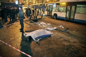 В Новокузнецке водитель скутера столкнулся с автобусом. В Новокузнецке водитель скутера столкнулся с автобусом.