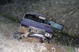 Пьяный водитель в Архангельске едва не улетел в канаву: леерное ограждение спасло ему жизнь