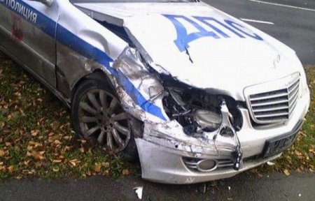 ДТП с участием инспектора ДПС на северо – востоке Москвы: два человека пострадали