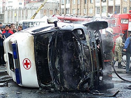 Машина «Скорой помощи» перевернулась в Москве: пять человек пострадали