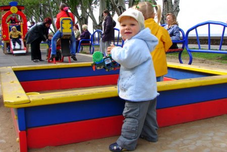 В Вологодской области пьяная автомобилистка сбила пятилетнего ребёнка, игравшего в песочнице