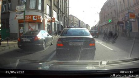 Выезд на встречную полосу, ул.Маросейка