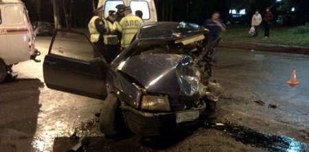 Ночное ДТП в Воронеже: полицейский на «ВАЗе» врезался в три автомобиля