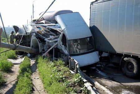 10 машин столкнулись на Мызинском мосту в Нижнем Новгороде