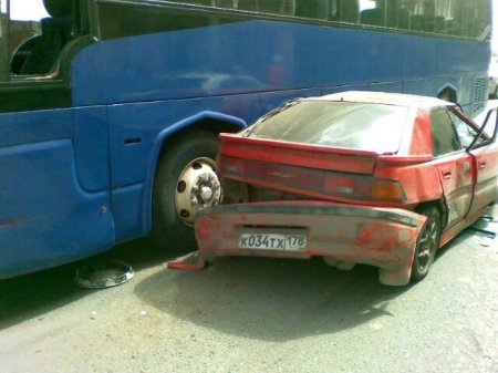 Лихач протаранил семь авто в Петербурге