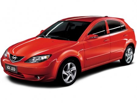 В Омске легковушку клиентки разбила сотрудница автомойки, взяв ее «напрокат» без разрешения хозяйки