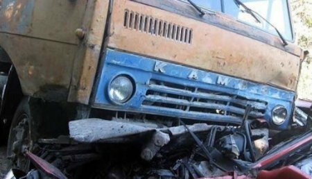 В Выксе в ДТП с участием "КамАЗа", спровоцированном нетрезвым водителем, погибли 4 человека