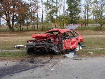 На Кубани в тройной аварии погибли двое, еще пятеро травмированы