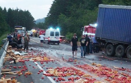 Масштабное ДТП в Челябинской области: шесть автомобилей, двое погибших и семеро раненых