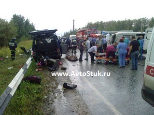 ДТП в Кировской области, перевернулась маршрутка с пассажирами, 5 человек погибли на месте(ФОТО с места ДТП)