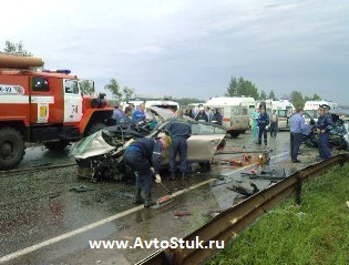 ДТП в Кировской области, перевернулась маршрутка с пассажирами, 5 человек погибли на месте(ФОТО с места ДТП)