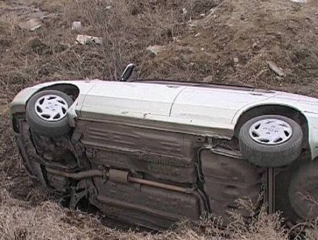 В Курганской области в результате опрокидывания «девяносто девятой» погибли четверо