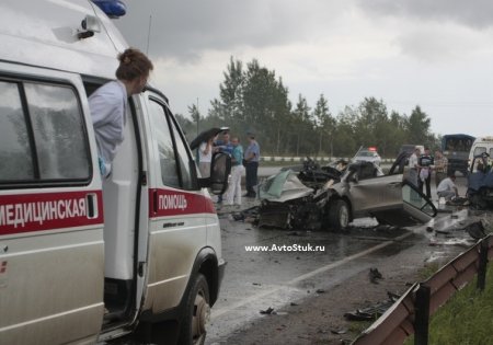 ДТП в Кировской области, перевернулась маршрутка с пассажирами, 5 человек погибли на месте(ФОТО с места ДТП)