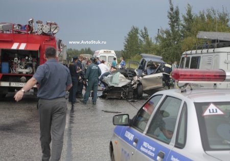 ДТП в Кировской области, перевернулась маршрутка с пассажирами, 5 человек погибли на месте(ФОТО с места ДТП)
