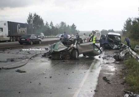 ДТП в Кировской области, перевернулась маршрутка с пассажирами, 5 человек погибли на месте(ФОТО с места ДТП)