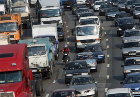 На МКАД в воскресенье по-глупому погиб МЧСник