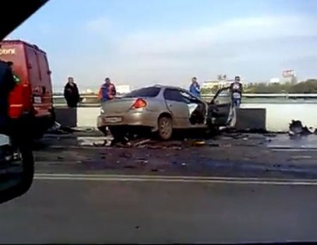 «Лобовое» ДТП на мосту в Челябинске: погибло два человека