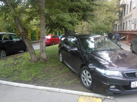 Парковка в не положенном месте.