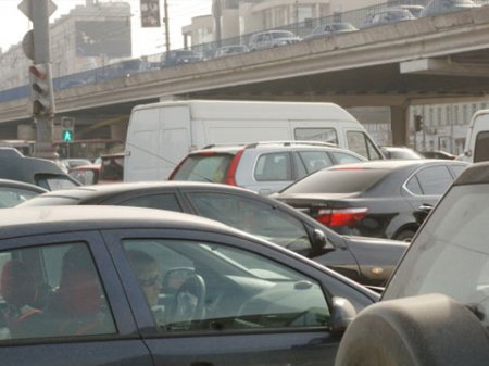 Маршрутка «набедокурила» в Челябинске: от ее «неловкости» пострадало шесть легковых автомобилей