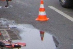 В Тюмени грузовоз по очереди «встретился» с бусом и легковушкой, два человека скончались