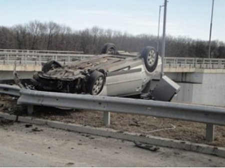 Автомобиль «Шевроле-Нива» перевернулся в Бурятии, три человека погибли