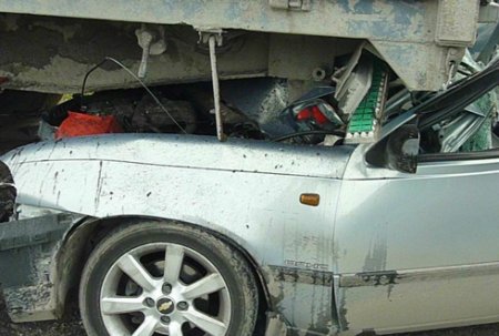 «Тойота» превратилась в комок железа и плоти, влетев под фуру, трое молодых ярославчан погибли