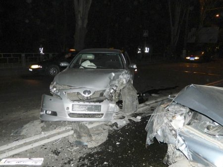 Авария на Кузбассе: две девушки погибли, один автомобиль загорелся