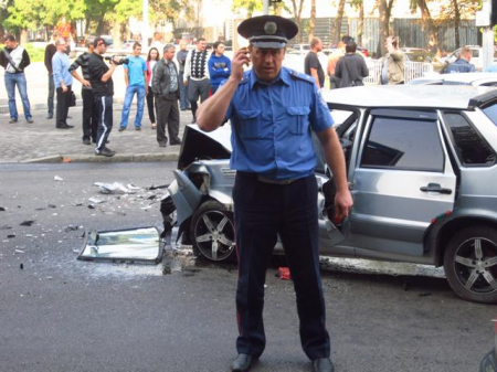 Под Москвой в столкнувшиеся автомобили врезался еще один. Трое погибших