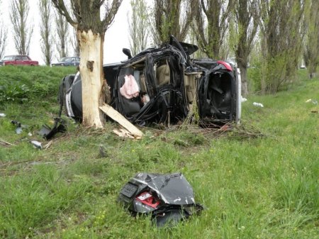 В Свердловской области насмерть разбились два военных офицера