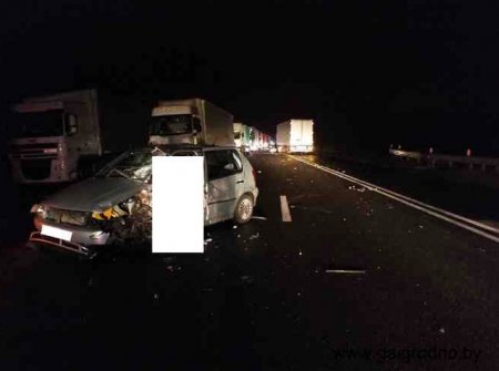 Трое погибших в столкновении «Тойоты» с грузовиком – Горный Алтай