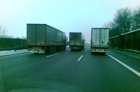 Дорожный «замес» в Башкирии – три фуры, легковушка и две смерти