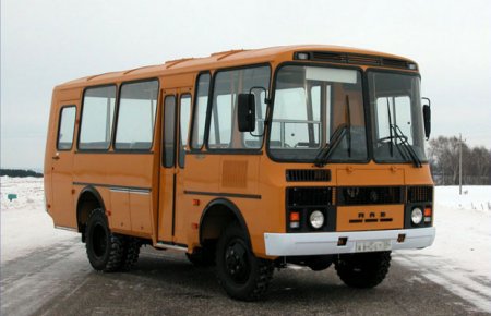 Под Омском «шестерка» на скорости протаранила школьный автобус – двое погибших