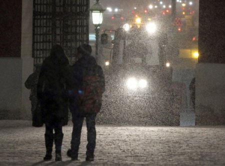 В Подмосковье – крупная авария из-за снегопада с участием трех легковушек и грузовика, есть жертвы