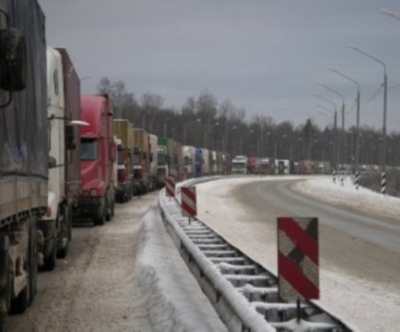 Во время ДПТ на мосту в Ярославле никто не пострадал