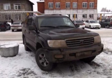 В Екатеринбурге водитель, совершивший ДПТ, скрылся с места аварии