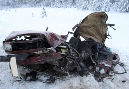 Авария на ЕКАД: от удара легковушку разорвало на части