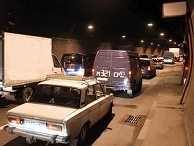 На въезде в Волоколамский тоннель столкнулись восемь автомобилей