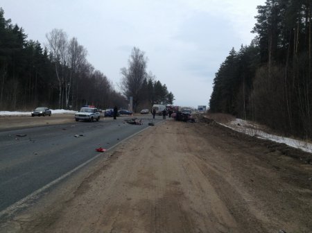 Трое граждан Узбекистана погибли в ДТП в Псковской области