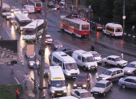 В Саратове в массовом ДТП столкнулись более 35 автомобилей