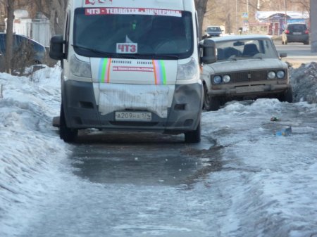 стоянка на тротуаре