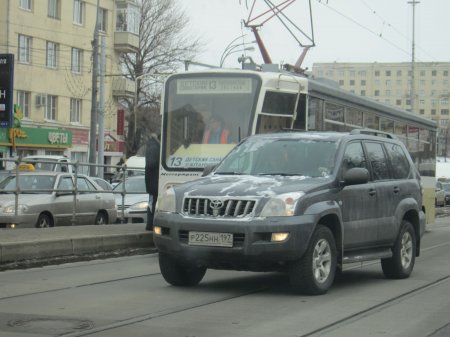 Обгон трамвая по встречным трамвайным путям