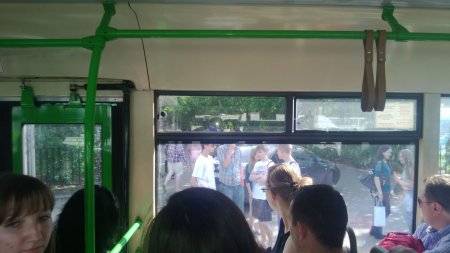 попытка развернуться или выехать через остановку