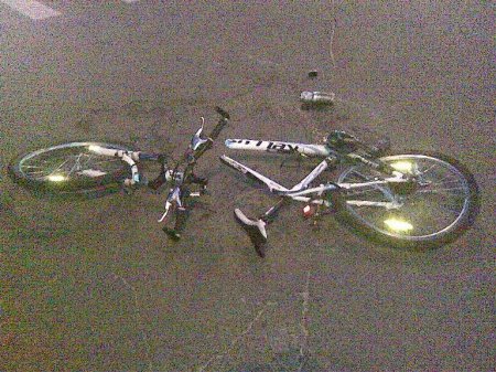 В Томской области велосипедистка попала под колеса двух автомобилей