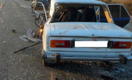 В Красноярском крае в результате столкновения легкового автомобиля с автобусом погиб один человек