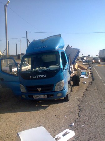Девять человек пострадали в результате столкновения маршрутки с грузовиком в Ленинградской области
